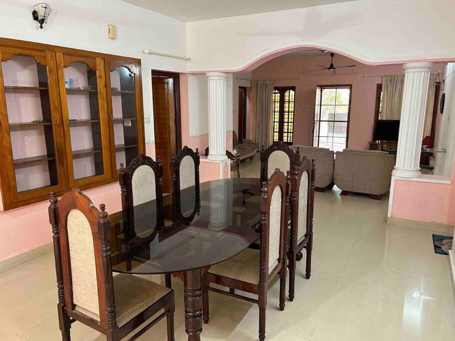 La Casa Trivandrum 4 Bhk Ac Luxury Villa At City Centre, Just 6 Kms To Airport Тривандрум Экстерьер фото