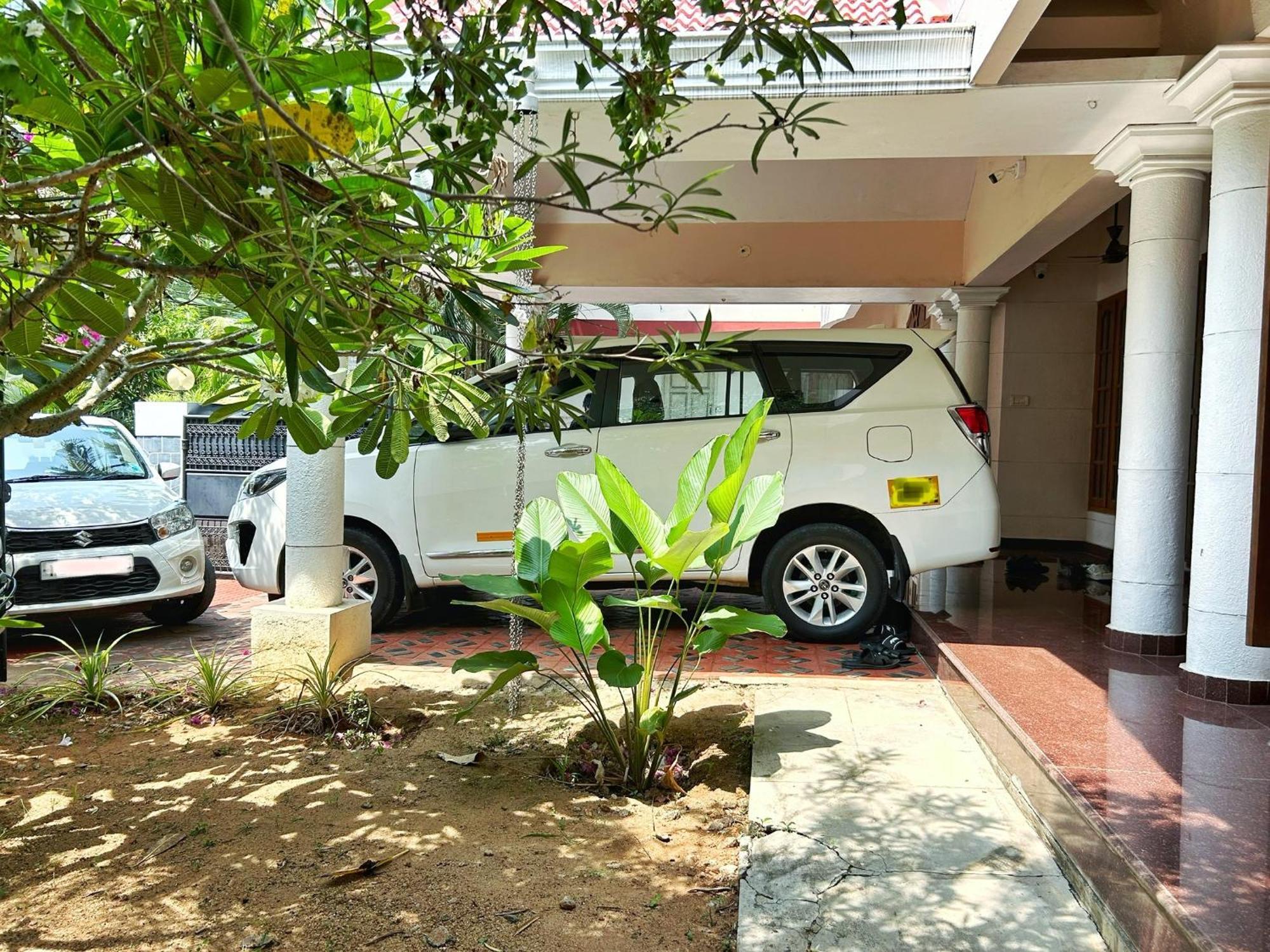 La Casa Trivandrum 4 Bhk Ac Luxury Villa At City Centre, Just 6 Kms To Airport Тривандрум Экстерьер фото