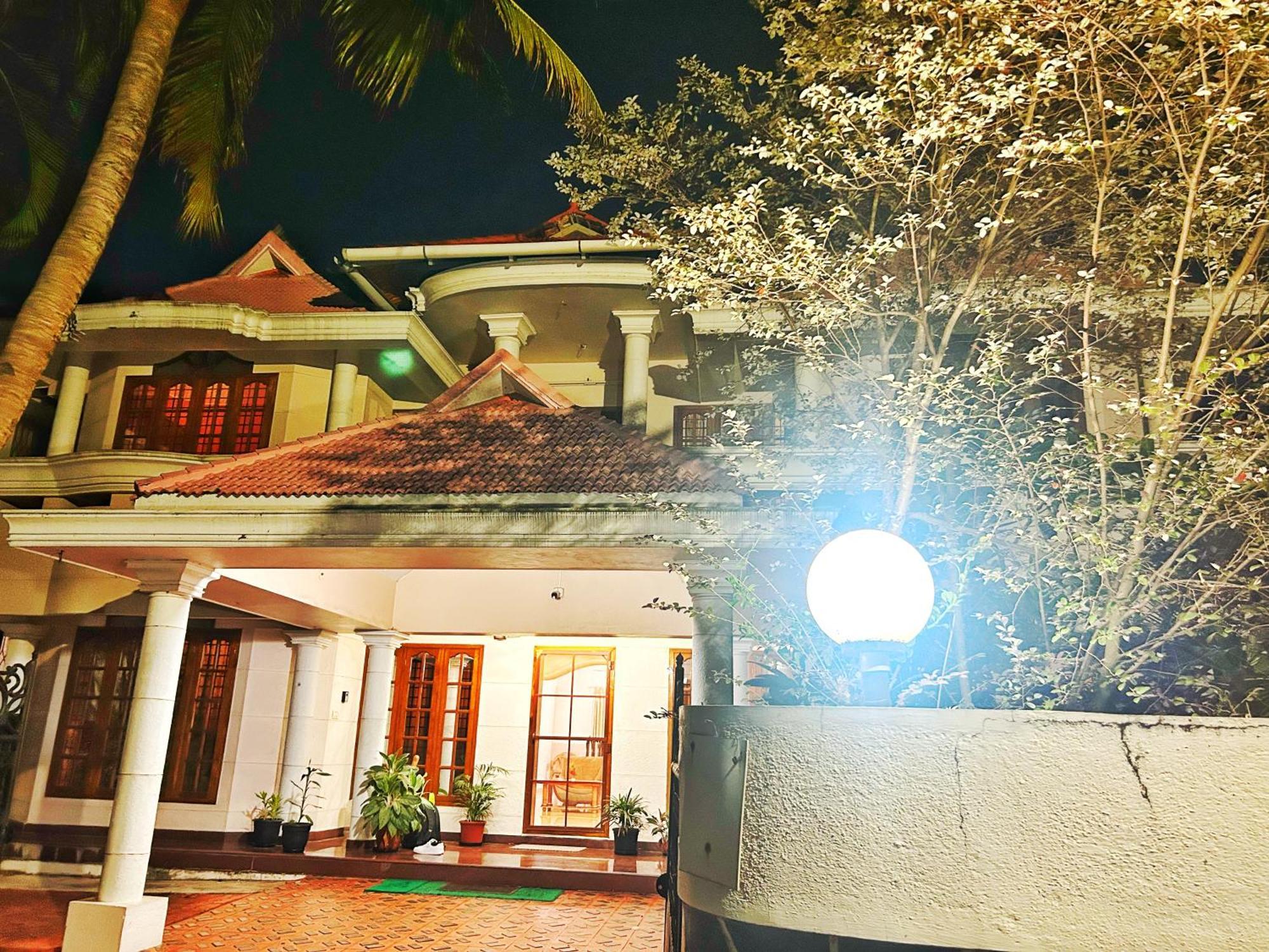 La Casa Trivandrum 4 Bhk Ac Luxury Villa At City Centre, Just 6 Kms To Airport Тривандрум Экстерьер фото